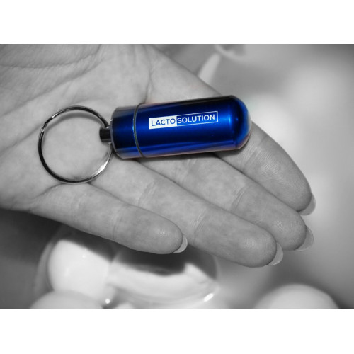 Portachiavi Lactosolution con portapillole in una mano